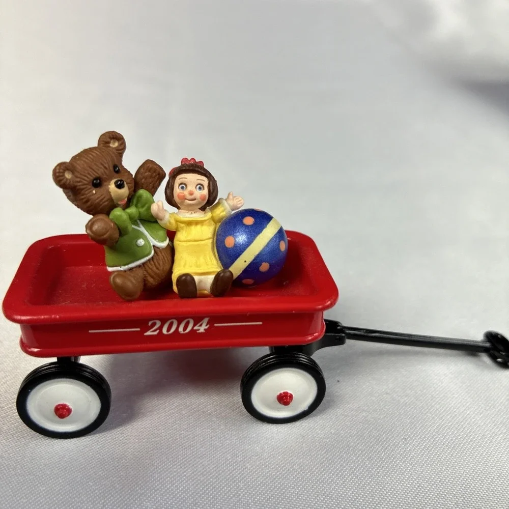 Hallmark 2004 Toymaker Santa Series 5 Keepsake Ornament QX8124 Multicolor